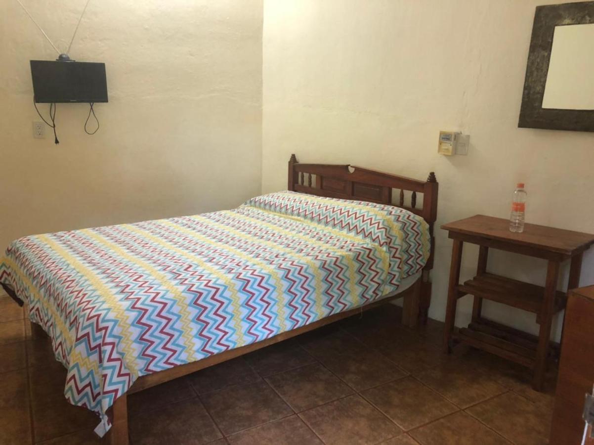 Hotel Posada Playa Manzanillo ปูแอร์โตเอสกอนดิโด ภายนอก รูปภาพ